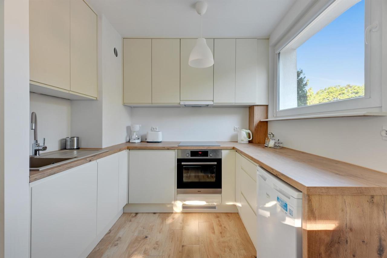 Wave Apartments - Tysiaclecia Гданск Екстериор снимка